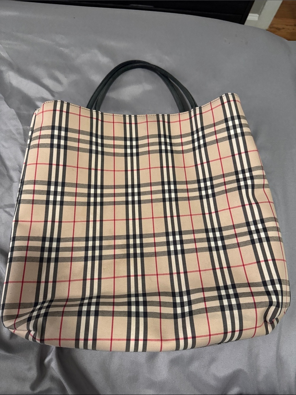 Amazing condition with coa Burberry nova check handbag